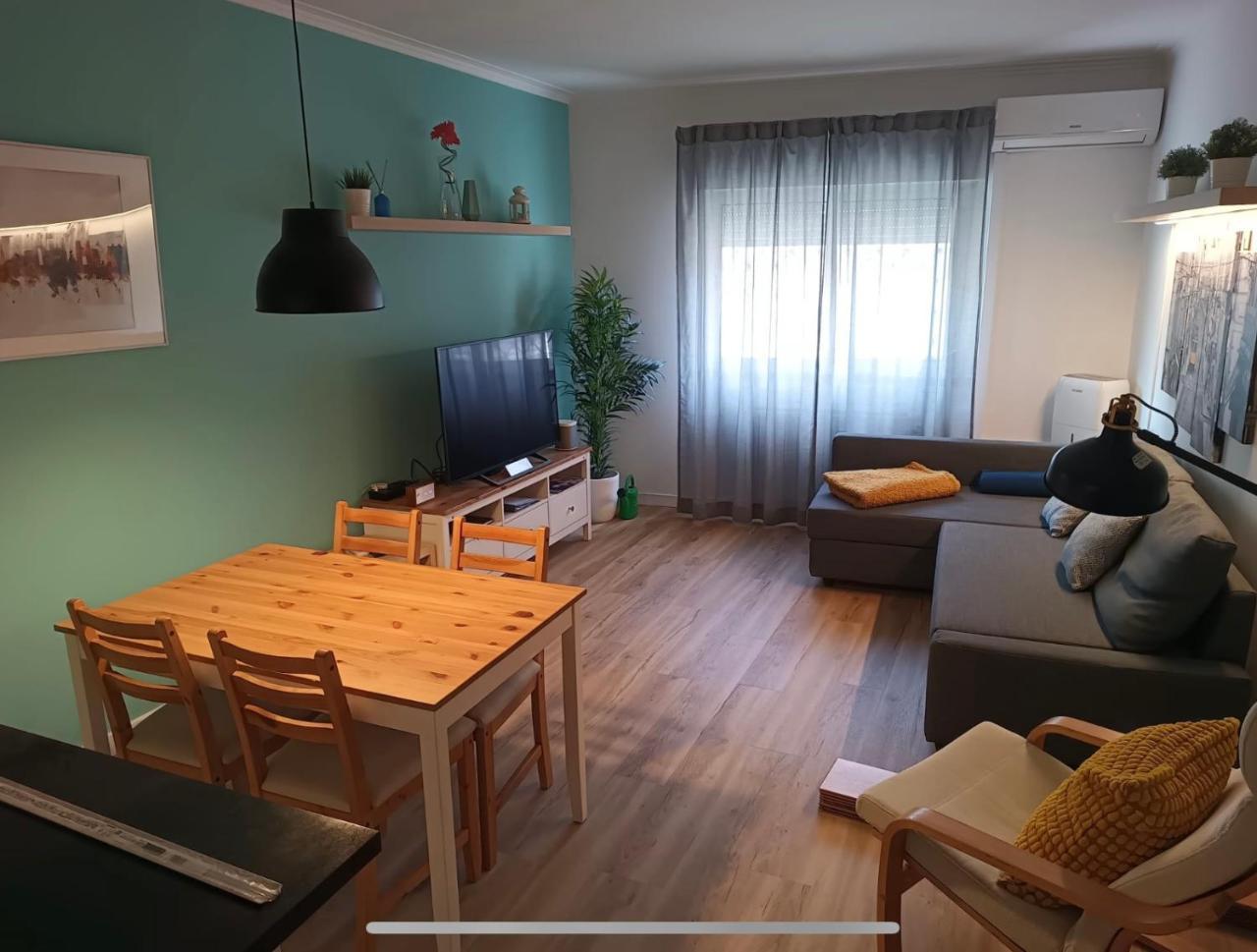 Comfortable flat near the beach — 4-Star Luxury Hotel in Parede, Portugal