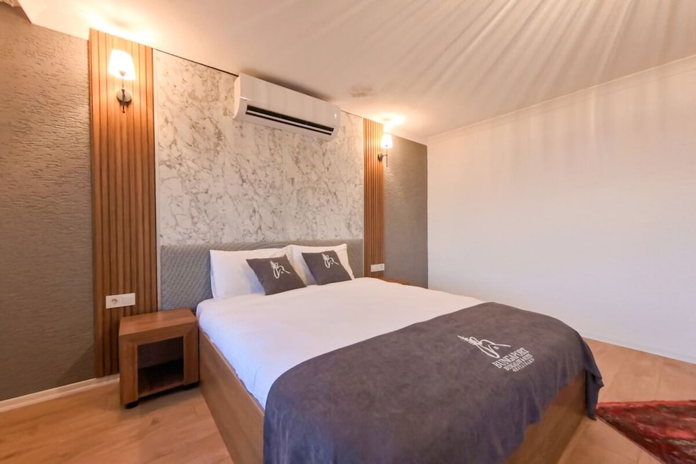 Bungaport Bungalows Suites — Pazar