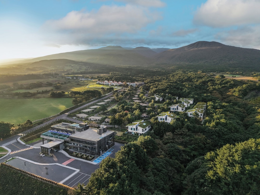 Amber Pure Hill Hotels & Resorts Jeju in Jeju City, South Korea