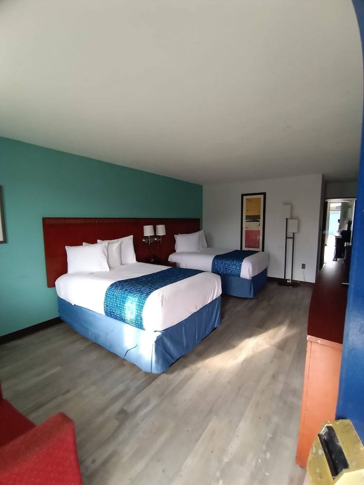 Travelodge by Wyndham Petersburg - photo 8