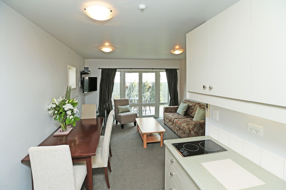 Chelsea Park Motor Lodge — 4-Star Luxury Hotel in Nelson, New Zealand