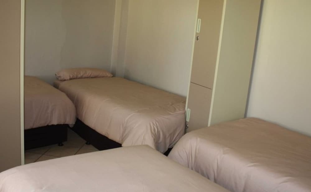 Cosy farmhouse for 4 persons — 4-Star Luxury Hotel in Lephalale, South Africa