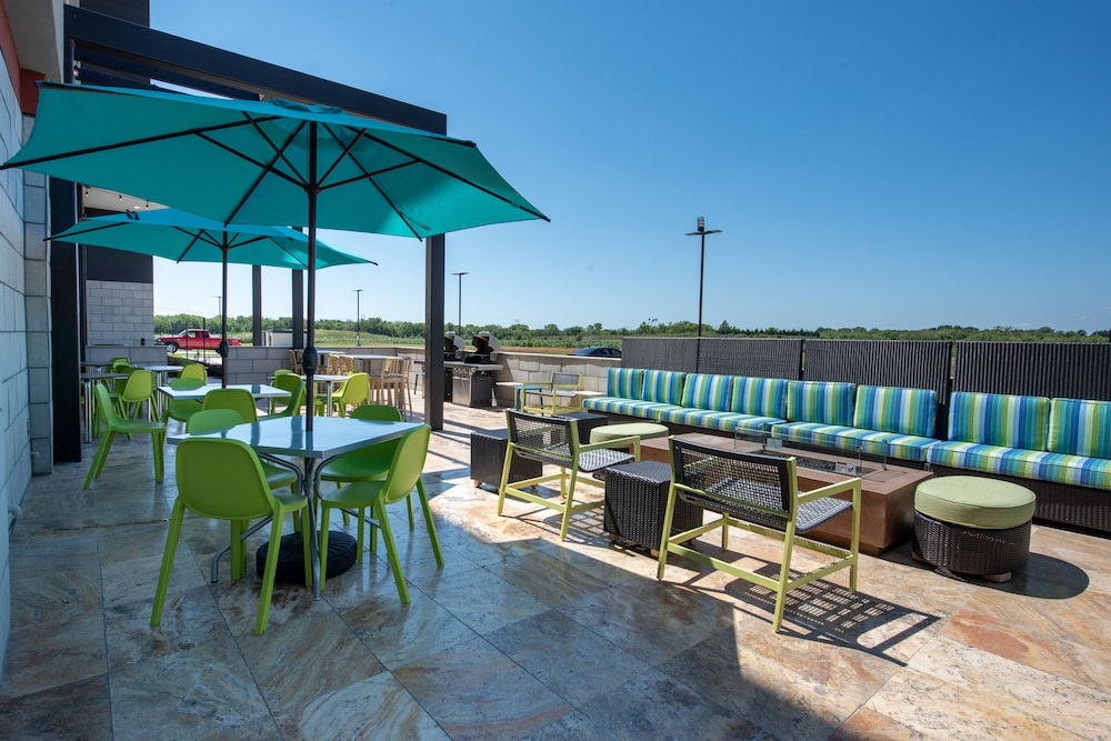 Home2 Suites by Hilton Wichita Northeast - photo 45