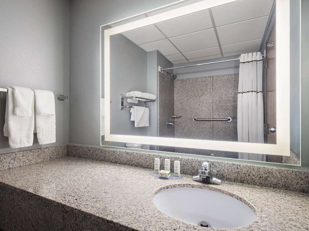 AmericInn by Wyndham Woodstock IL - photo 19
