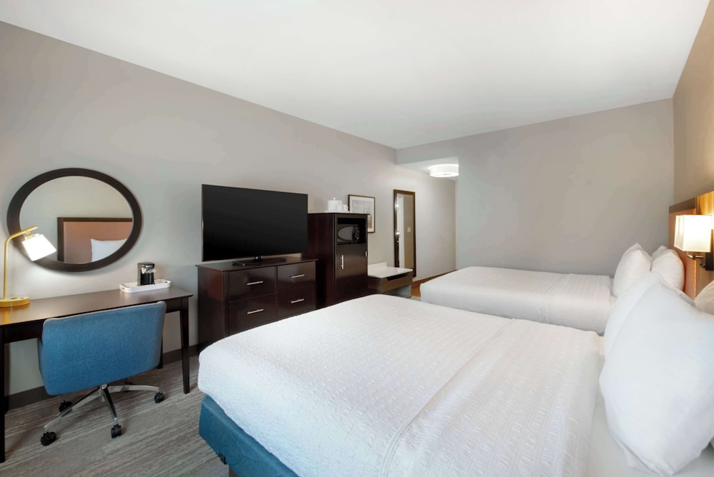 Hampton Inn & Suites Harvey New Orleans West Bank - photo 6