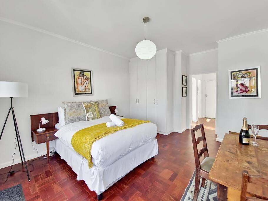 Secure Apt near Beaches Promenade Free Wi Fi