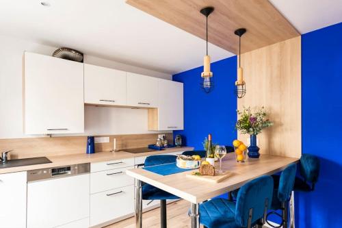 Maison PERROS GUIREC 2 chambres plages et centre ville. 6 pers. — 4-Star Luxury Hotel in Perros-Guirec, France
