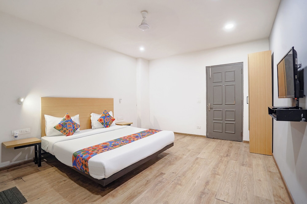 Fabhotel Royale 49 - carbon neutral hotel in Noida