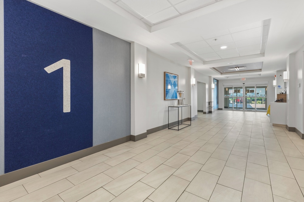 Holiday Inn Express & Suites Starkville by IHG - photo 50