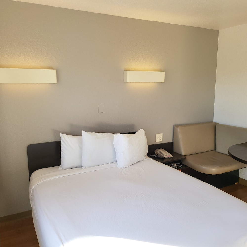 Super 8 By Wyndham Santa Clara - photo 7