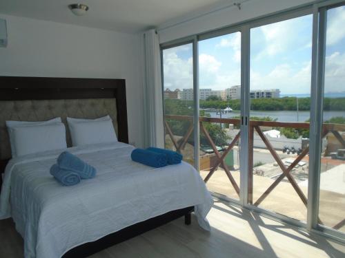 Casa Linda Isla Loft Ocean View Shared Pool — 4-Star Luxury Hotel in Isla Mujeres, Mexico
