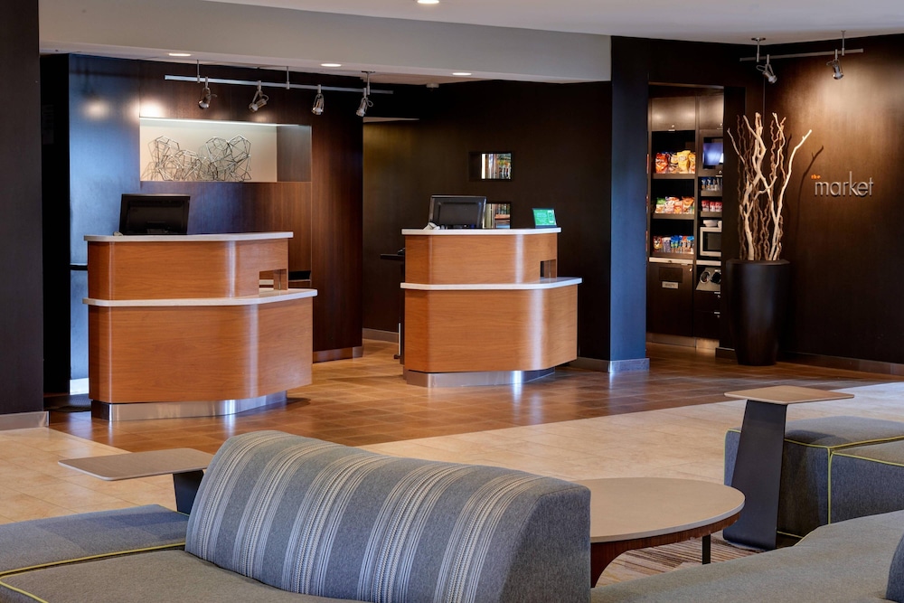 Courtyard by Marriott Detroit Dearborn - photo 2