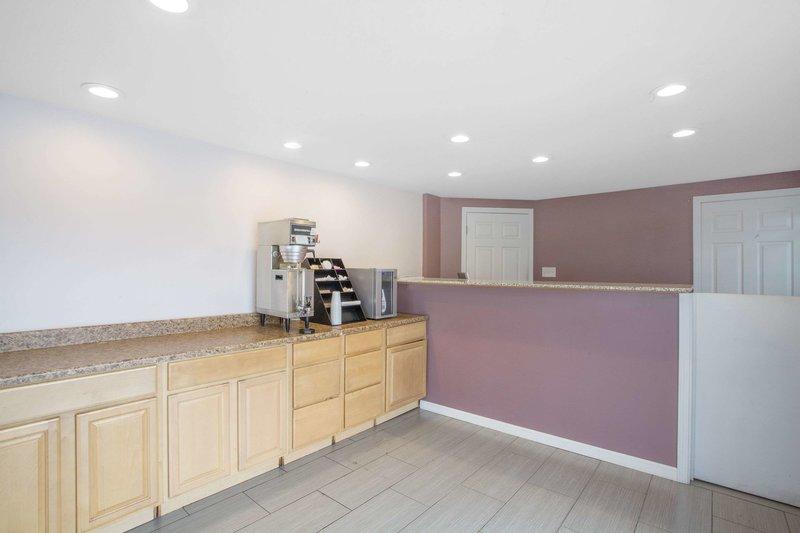 Knights Inn Tonawanda - photo 7