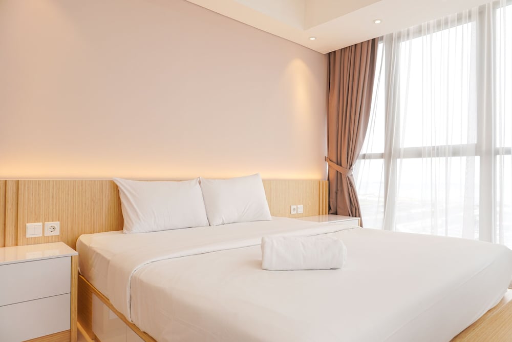 Modern Look And Nice 2Br Gold Coast Apartment Near Pik — 4-Star Luxury Hotel in Jakarta, Indonesia