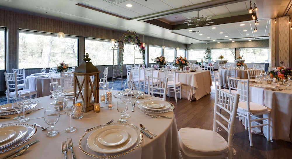 Holiday Inn Milwaukee Riverfront by IHG - photo 33