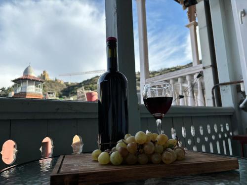 Mirzahouse - last minute hotel in Tbilisi