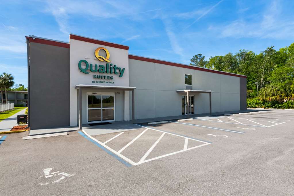 Quality Suites Wildwood The Villages - photo 4