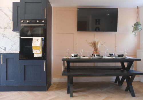 Bee Stays Long Lane in Warrington, United Kingdom