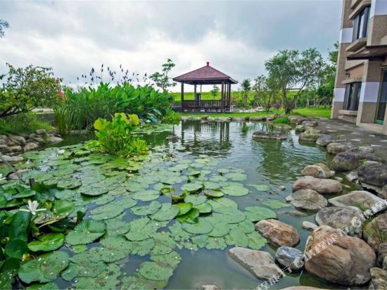 Riverbank - carbon neutral hotel in Yilan