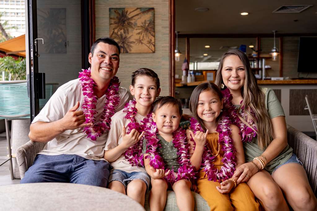 Outrigger Waikiki Beach Resort - photo 12