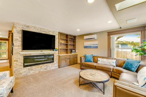 Chateau De Bay 19225783 — Waldport