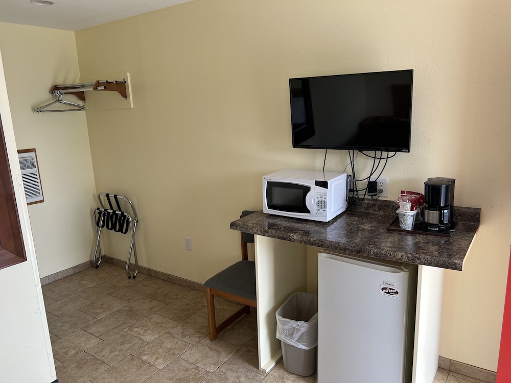 All Star Inn & Suites - photo 36