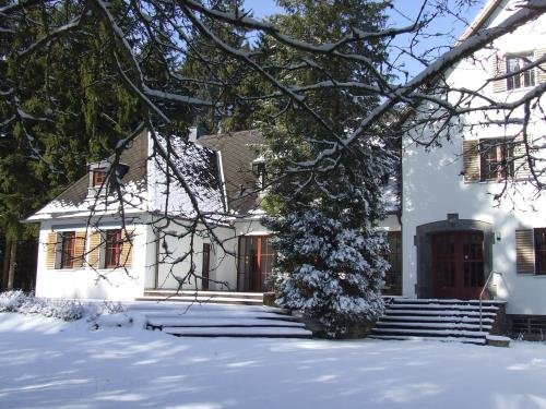 Waldhotel Am N Rburgring — Koeln