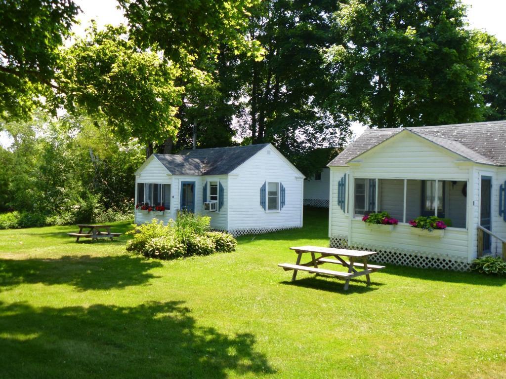 Bar Harbor Cottages & Suites - photo 14