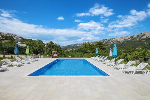 Apartments Juranić — 4-Star Luxury Hotel in Baska, Croatia
