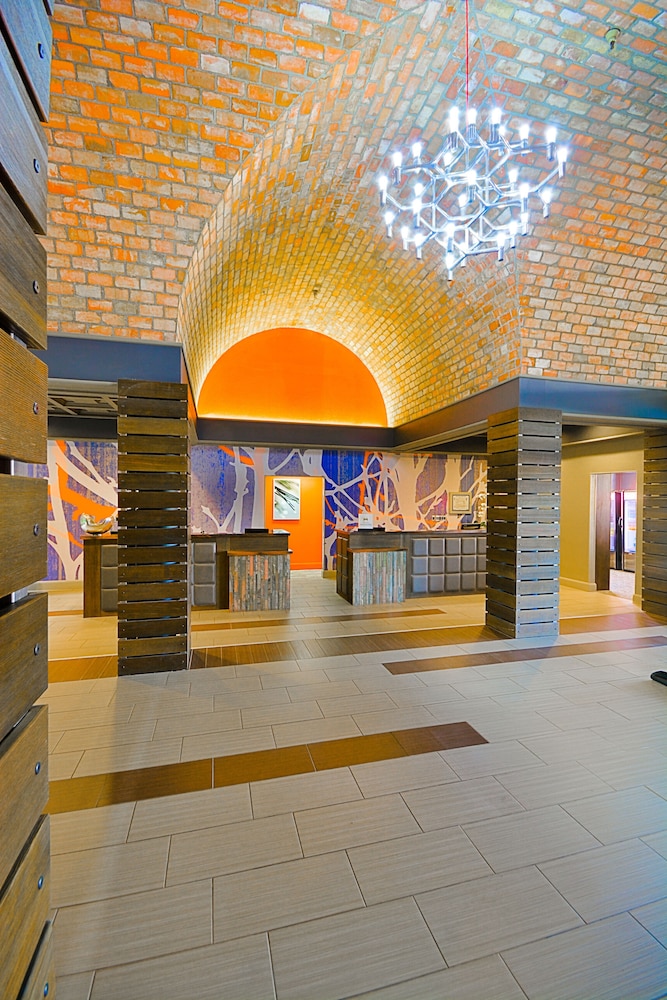 Embassy Suites by Hilton Denver Central Park - photo 6