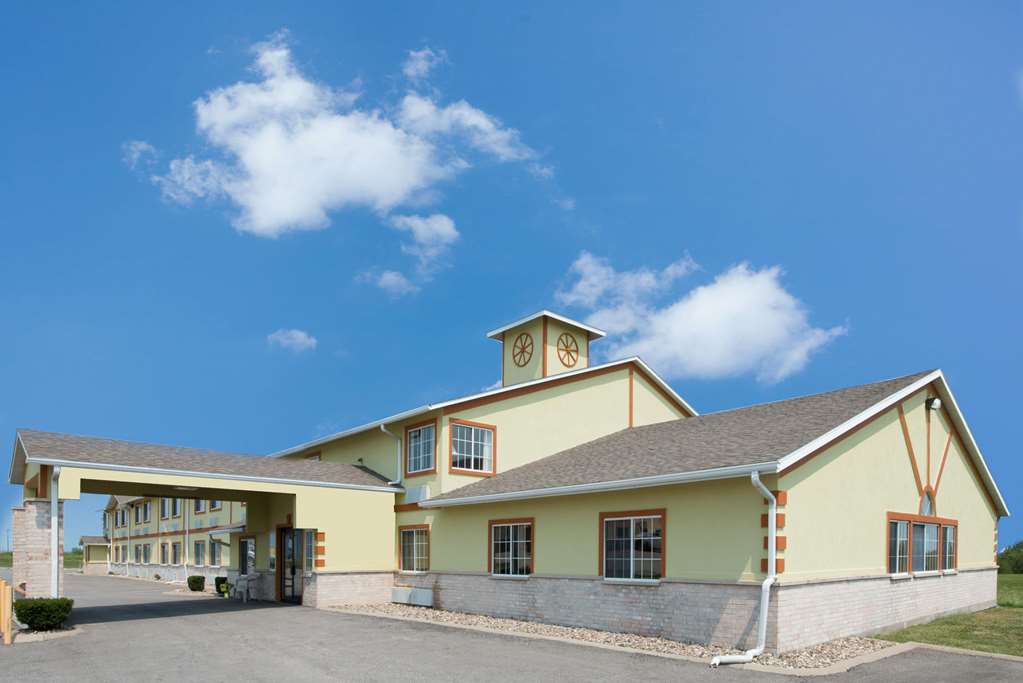 Days Inn by Wyndham Cameron - photo 5