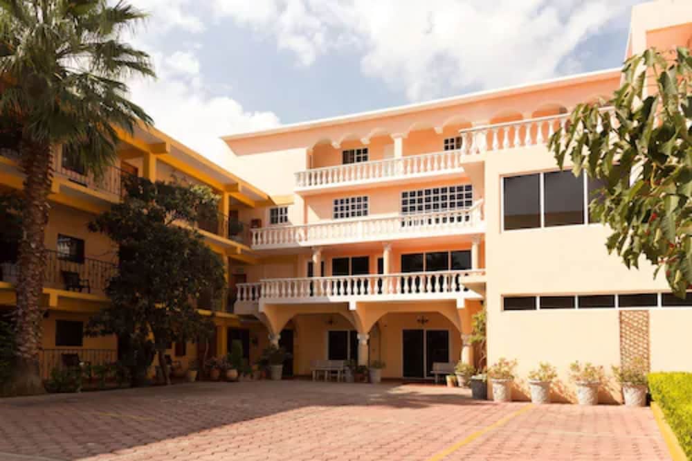 Casablanca Hotel Tula — Tula De Allende