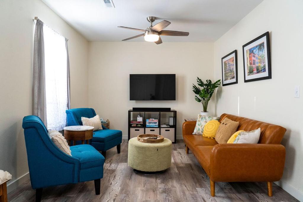 Madrona's Cottage B Fully fenced and pet friendly — 4-Star Luxury Hotel in Charleston, United States
