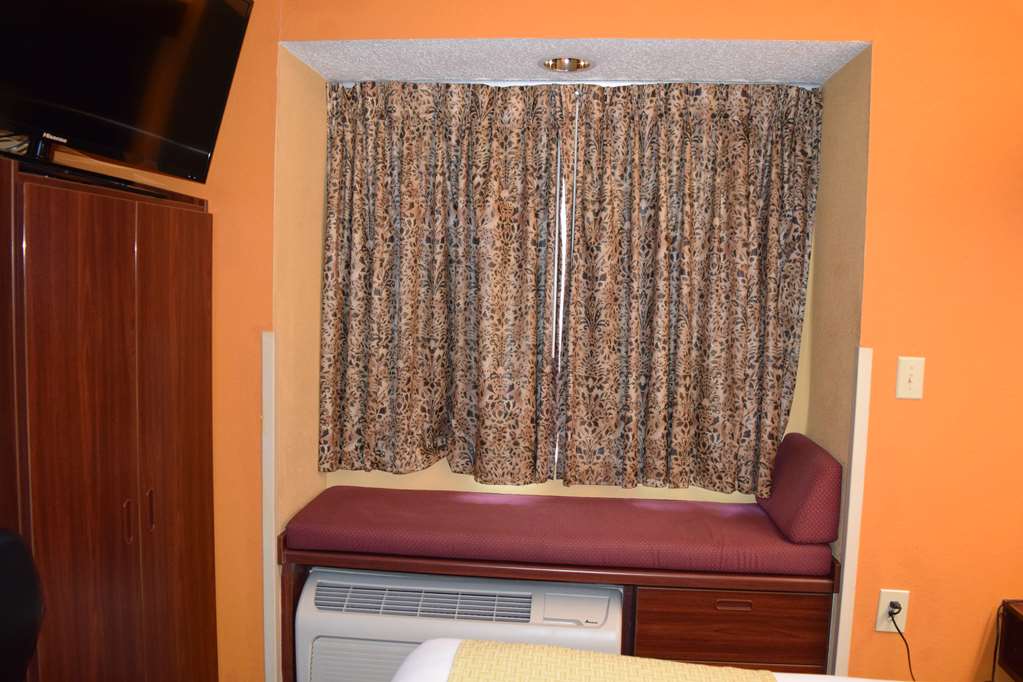 Microtel Inn & Suites by Wyndham Rock Hill Charlotte Area - photo 8