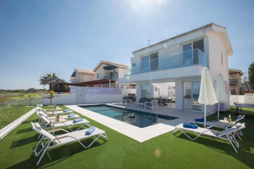 Artizan Seafront Villa 5