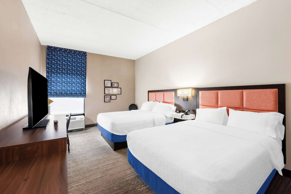 Hampton Inn Pennsville - photo 11