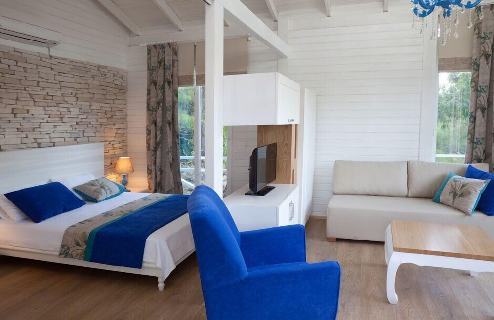 Sakli Gol Evleri — 4-Star Luxury Hotel in Bucak, Turkey