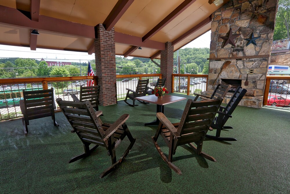 Wild Bear Inn - photo 13