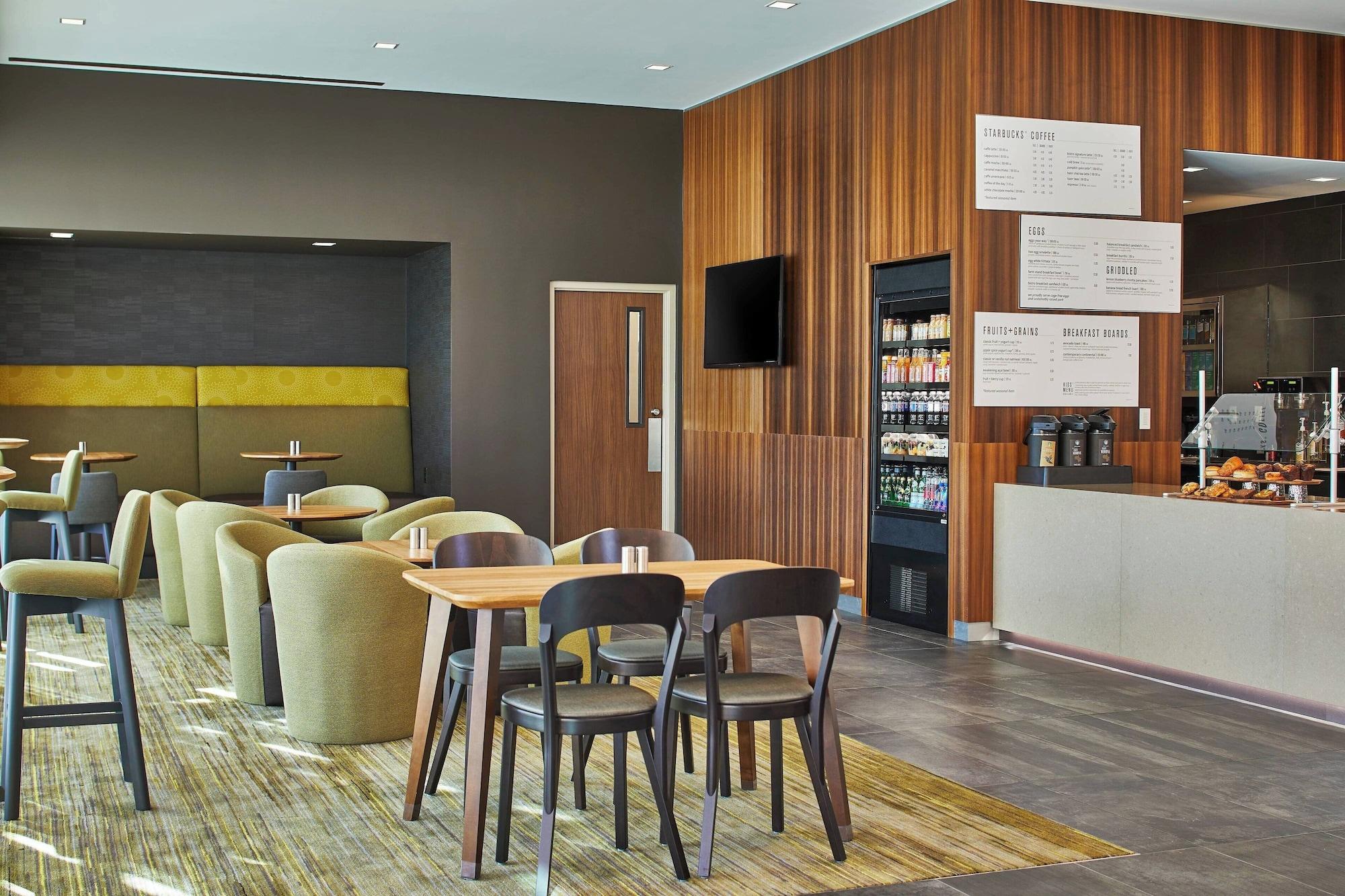 Courtyard by Marriott Baltimore Downtown McHenry Row - photo 20