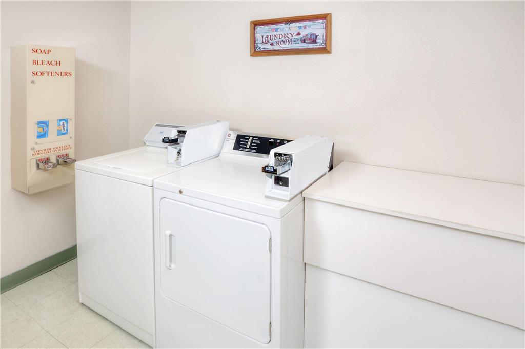 Super 8 by Wyndham Gas City Marion Area - photo 20