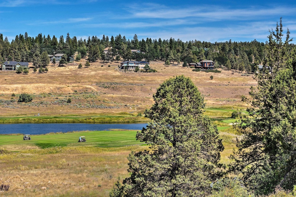 Klamath Falls Townhome w Deck & Resort Amenities - photo 17
