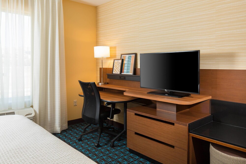 Fairfield Inn & Suites by Marriott Sacramento Folsom - photo 8
