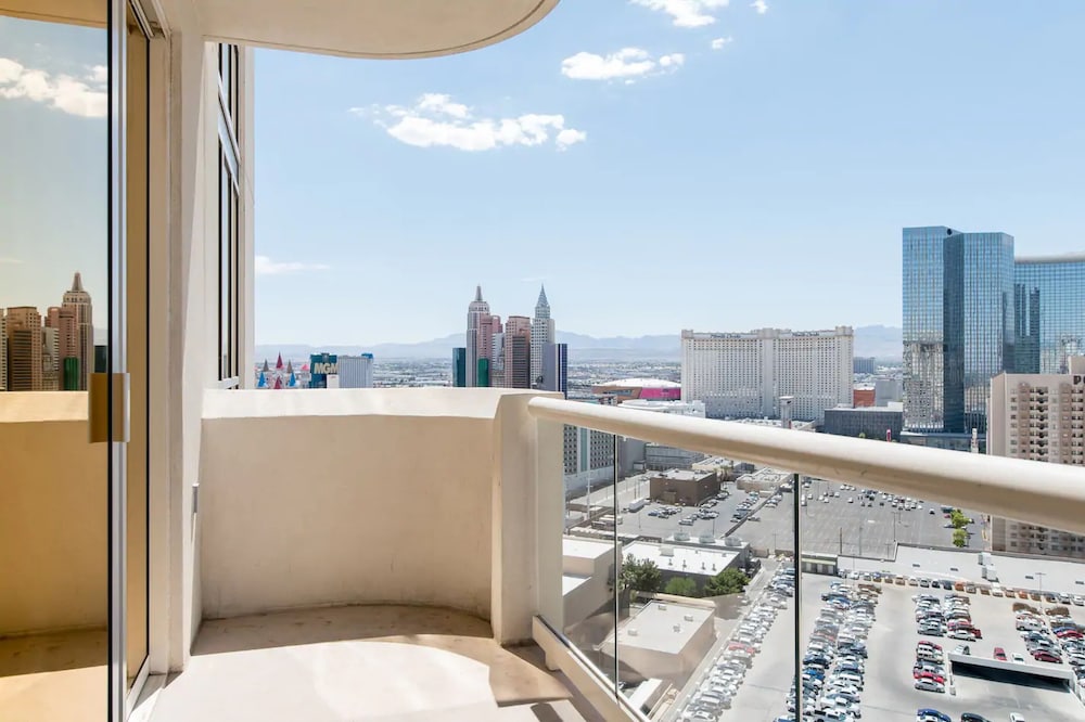 True 1BR Strip View at MGM Signature - photo 28