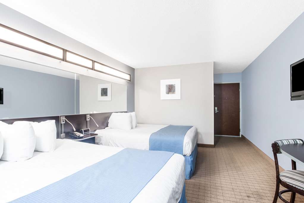 Microtel Inn & Suites by Wyndham Bath - photo 10