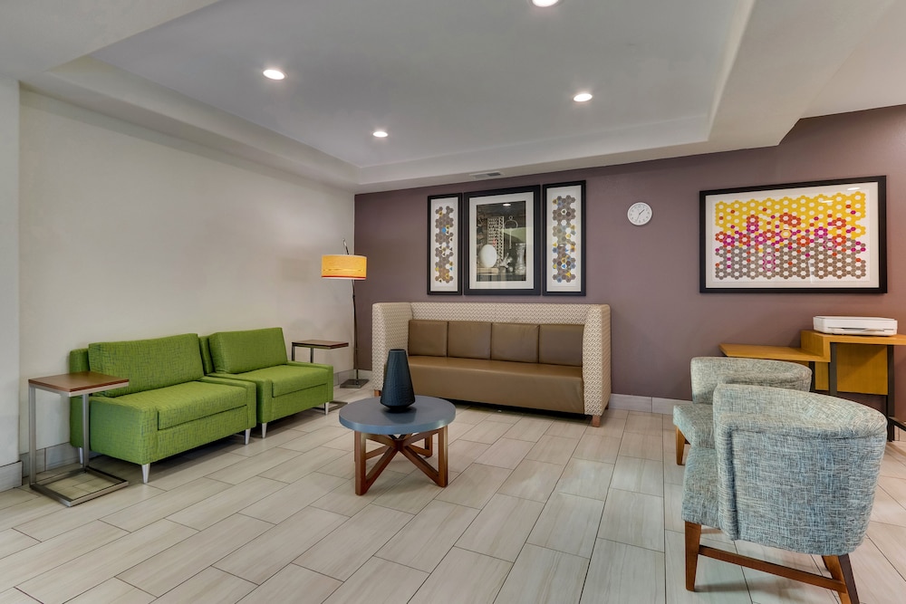 Holiday Inn Express Hotel & Suites Lake Worth Nw Loop 820 - photo 33