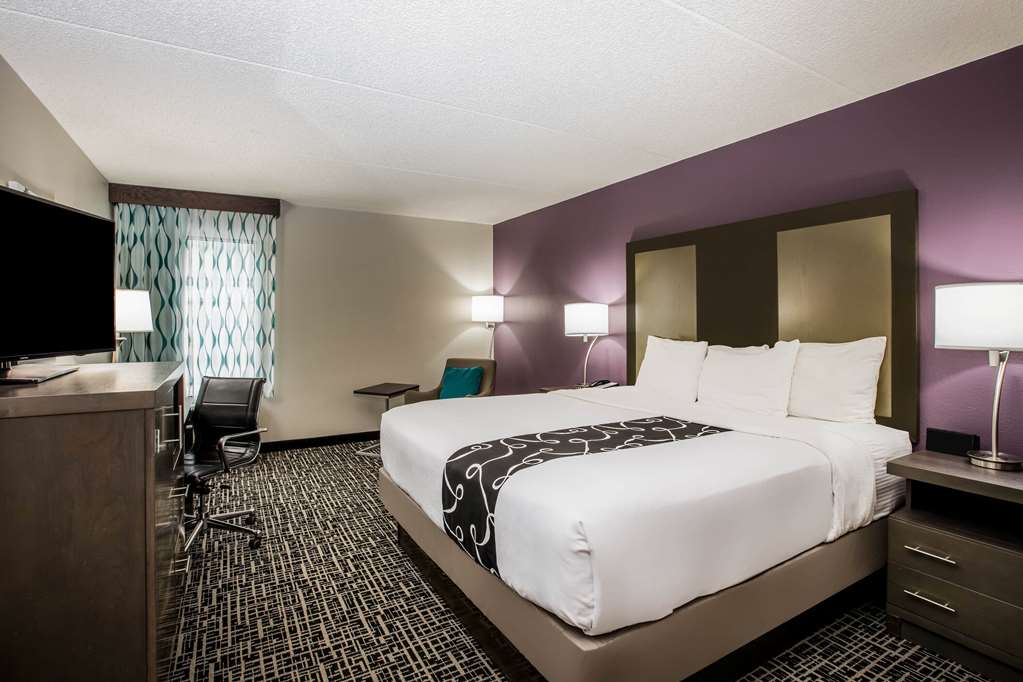 La Quinta Inn by Wyndham Davenport & Conference Center - photo 20