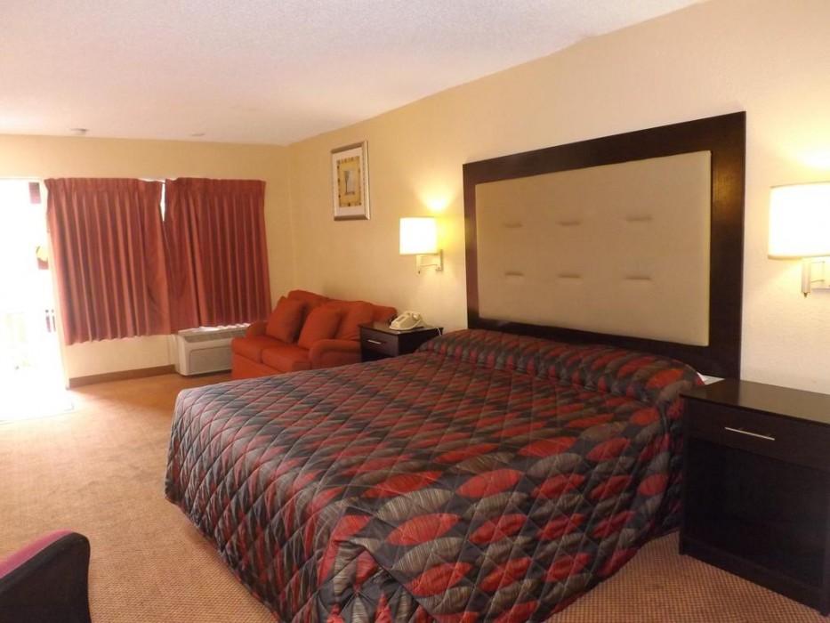 Plantation Inn Hotel And Lounge - photo 8