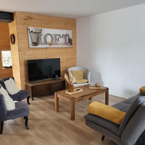 O Nid Naturel in Mauleon-Licharre, France