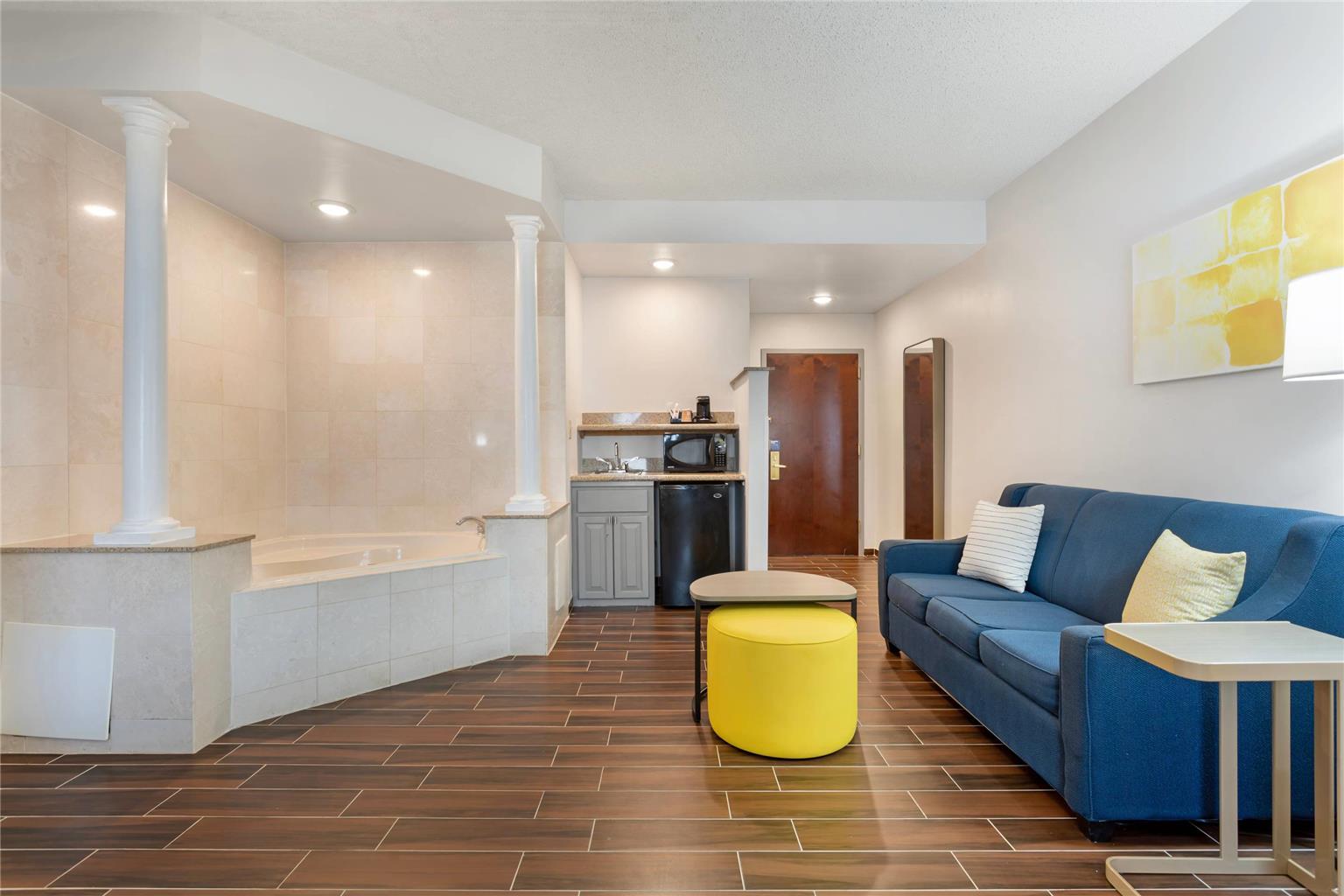 Comfort Suites East Brunswick South River - photo 23