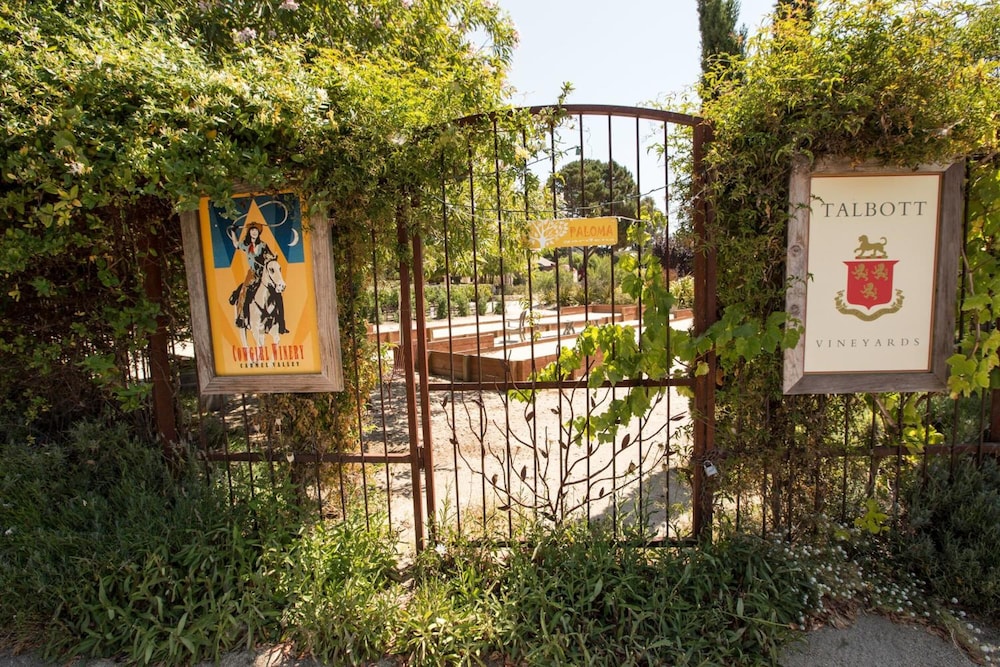 Contenta Inn - photo 56